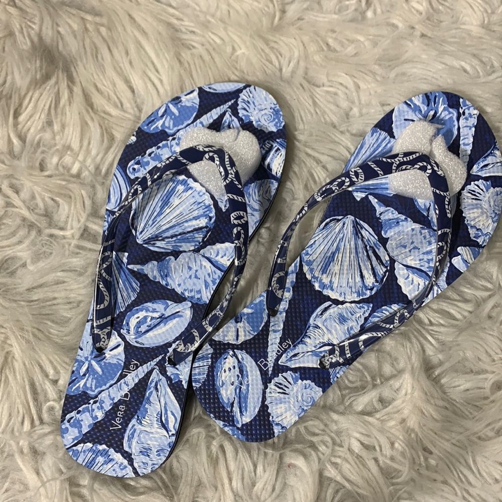 VERA Bradley seashell print flipflops blue/white NWOT women’s size 7-8